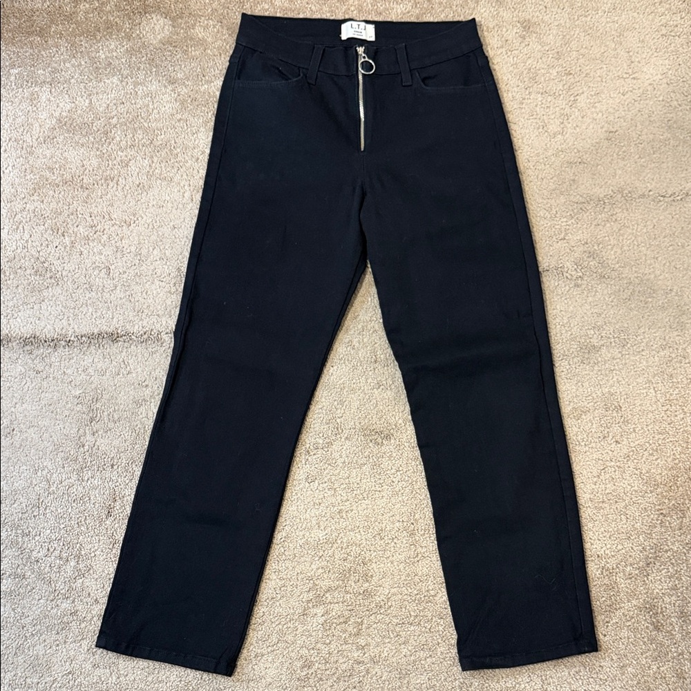 L.T.J Black Exposed Front Zip Fly Metallic Ring Attachment Cropped Denim Size 29